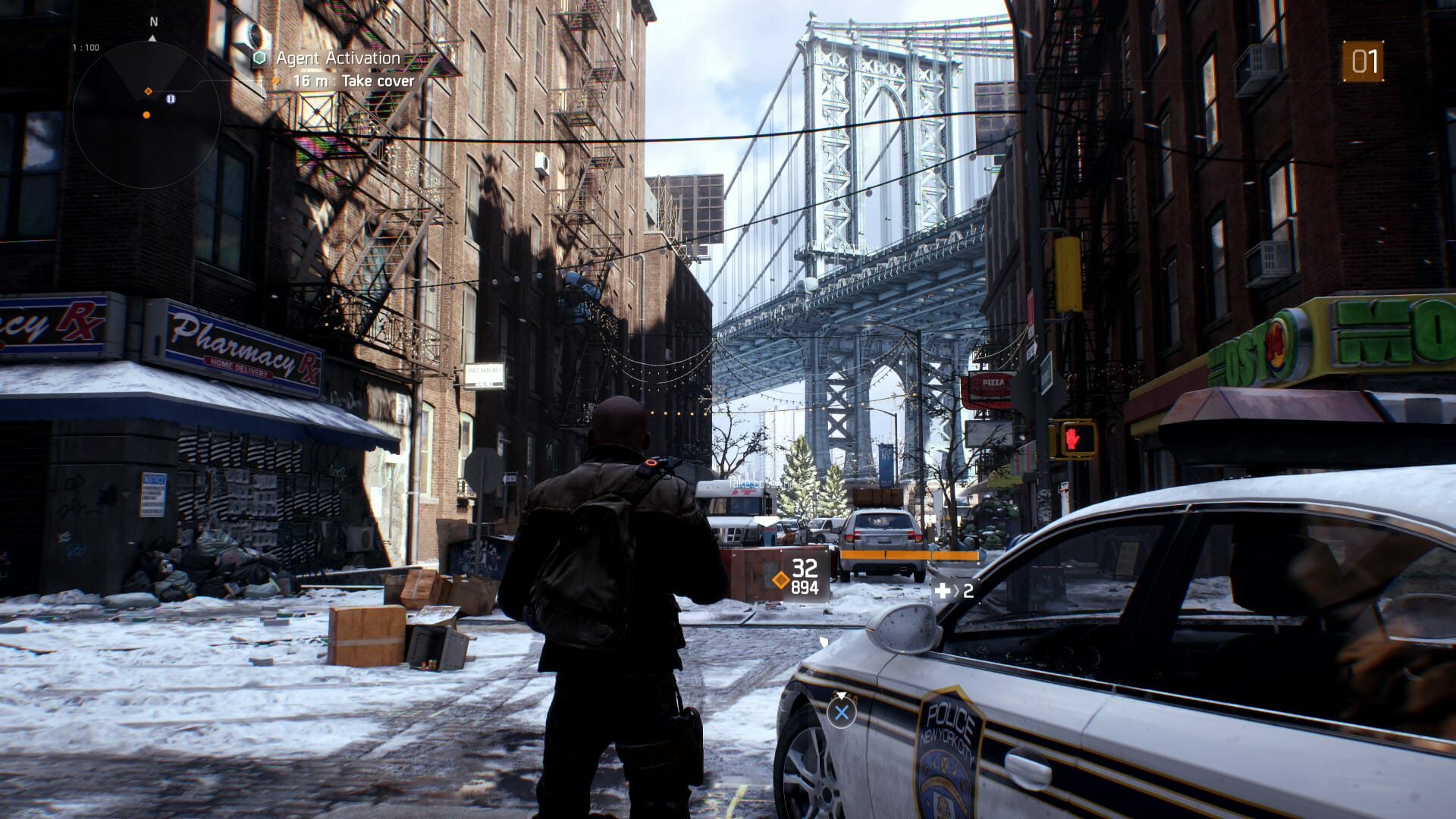 Screenshot from Tom Clancy’s The Division with the character looking up at the Manhattan Bridge.